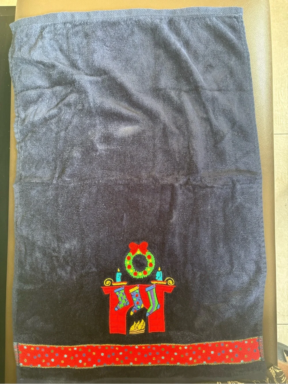 Cozy And Soft Christmas Hand Towel With Fireplace And Stockings